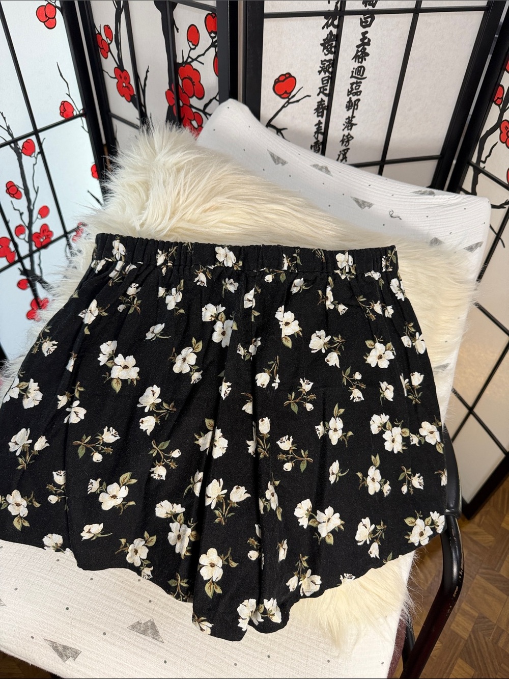 Old Navy Black Floral Skort with White Blossom Print - Picture 6 of 7